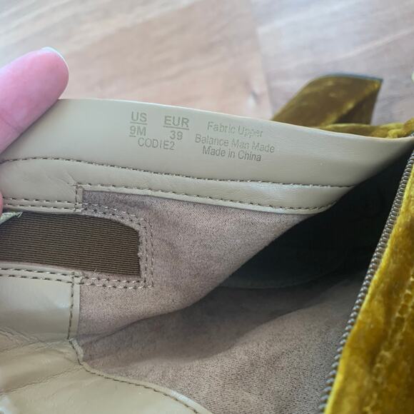 Sam Edelman Women’s Codie 2 Rust Velvet Ankle Bootie Sz 9 Square Toe Gold Green - Picture 9 of 10